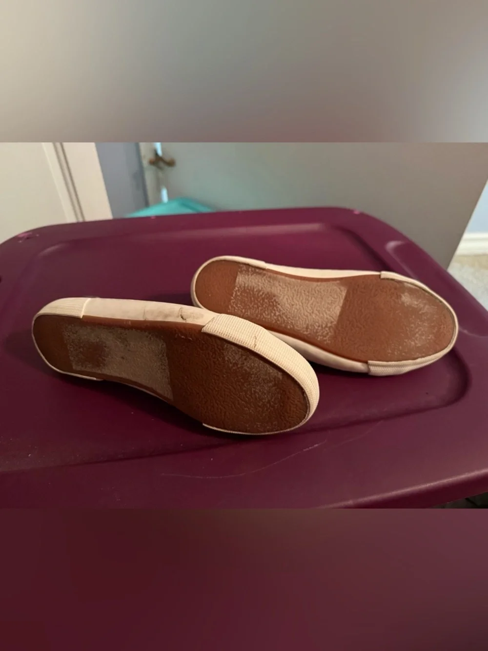 Old Navy Glitter Low-Top Sneakers in Taupe/Brown - Picture 2 of 2